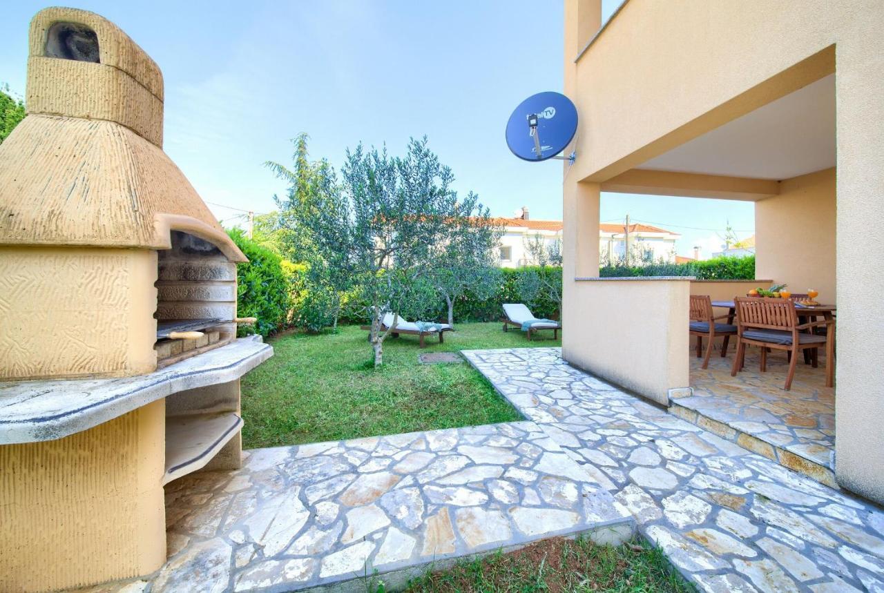 Apartments Aster Malinska Exterior foto